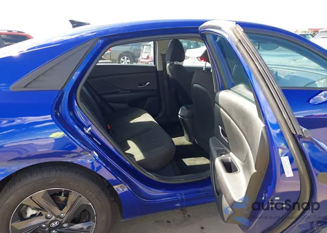 2023 Hyundai Elantra Sel z USA, uszkodzony, nr VIN KMHLM4AG3PU376890